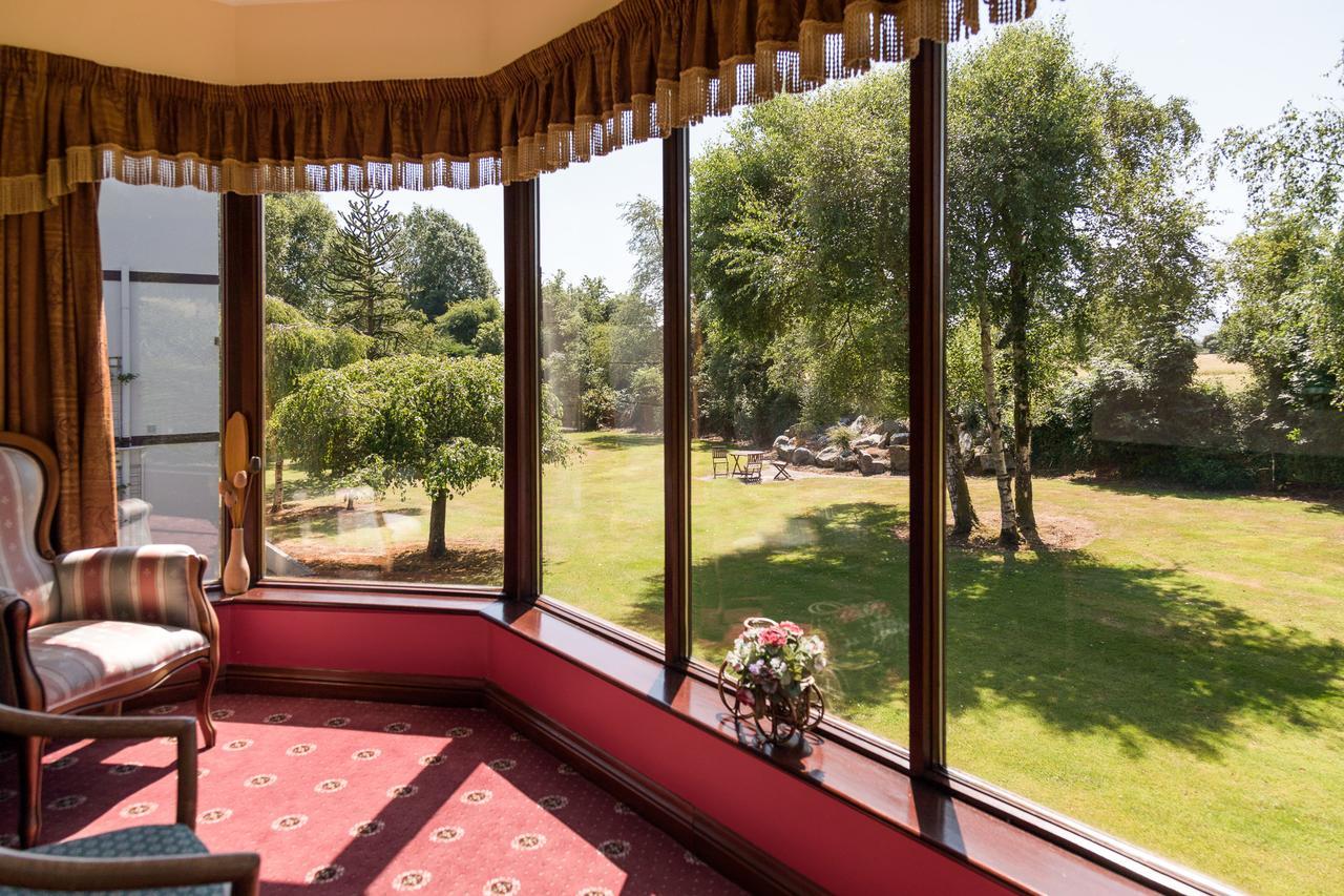Kathleens Country House Lower Coolcorcoran Екстериор снимка